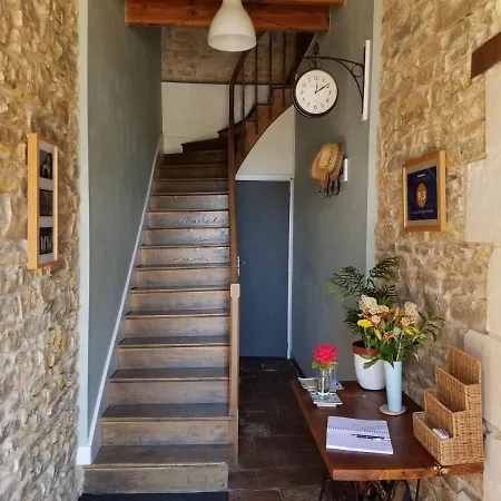 La Vieille Gorce D'hotes Near Civray فندق مبيت وإفطار 3*