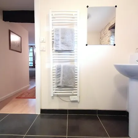 La Vieille Gorce D'hotes Near Civray Bed & Breakfast