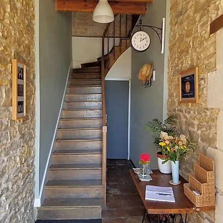 La Vieille Gorce D'hotes Near Civray Bed & Breakfast 3*