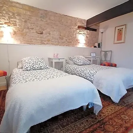 Bed & Breakfast La Vieille Gorce D'hotes Near Civray Asnois (Vienne)