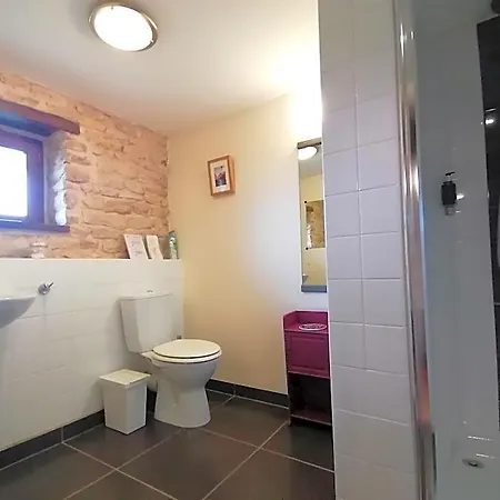 Bed & Breakfast La Vieille Gorce D'hotes Near Civray 3*